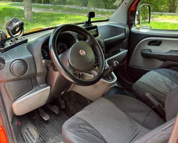 Помаранчевий Фіат Добло, об'ємом двигуна 1.25 л та пробігом 205 тис. км за 3500 $, фото 7 на Automoto.ua