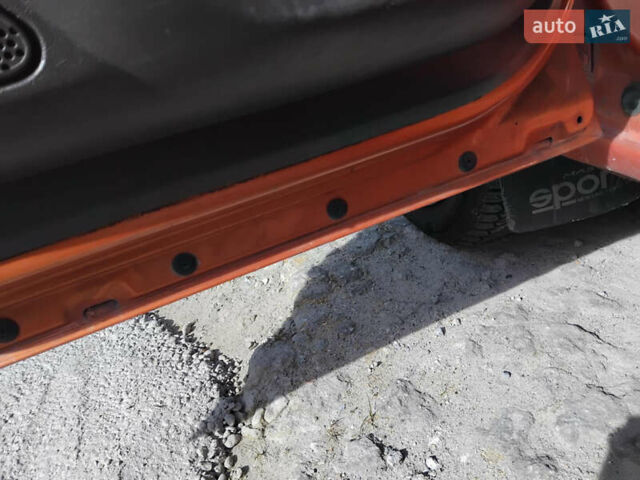 Оранжевый Фиат Добло, объемом двигателя 1.91 л и пробегом 270 тыс. км за 4500 $, фото 7 на Automoto.ua
