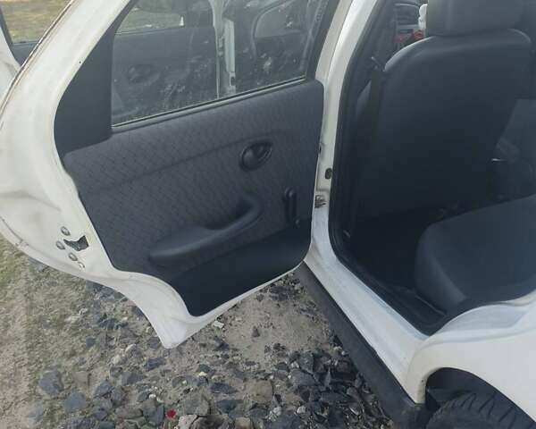 Белый Фиат Палио, объемом двигателя 1.2 л и пробегом 297 тыс. км за 1999 $, фото 7 на Automoto.ua