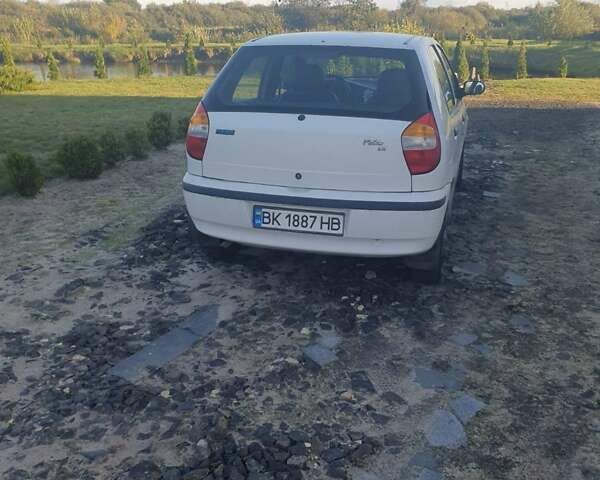 Белый Фиат Палио, объемом двигателя 1.2 л и пробегом 297 тыс. км за 1999 $, фото 1 на Automoto.ua