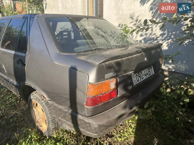 Белый Фиат Палио, объемом двигателя 1.24 л и пробегом 300 тыс. км за 500 $, фото 1 на Automoto.ua