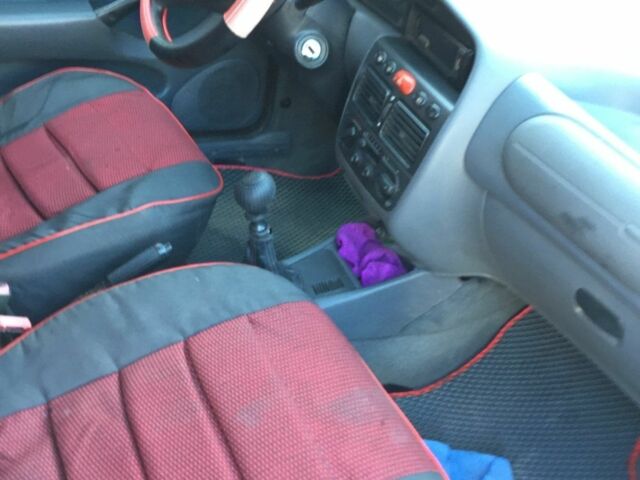 Червоний Фіат Паліо, об'ємом двигуна 1.6 л та пробігом 185 тис. км за 2200 $, фото 1 на Automoto.ua