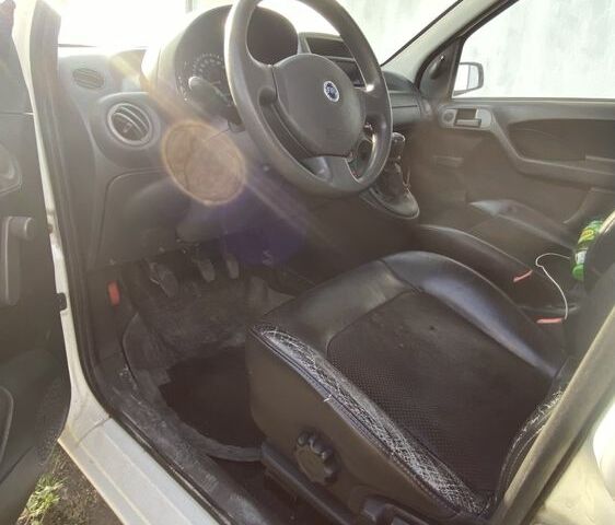 Белый Фиат Панда, объемом двигателя 1.1 л и пробегом 247 тыс. км за 2500 $, фото 6 на Automoto.ua