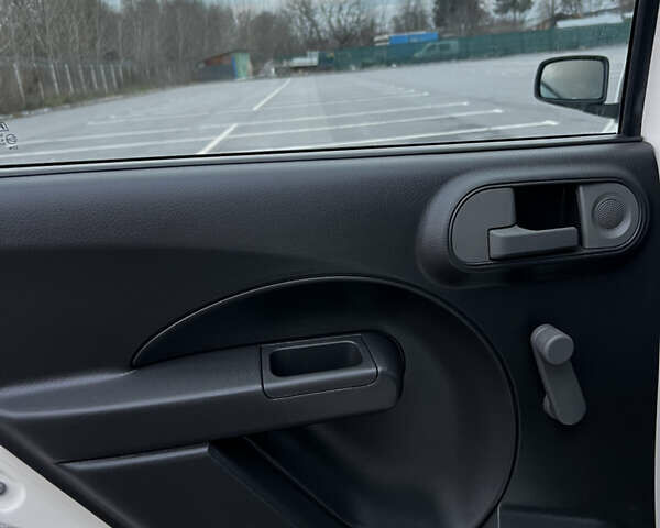 Білий Фіат Панда, об'ємом двигуна 1.2 л та пробігом 124 тис. км за 3900 $, фото 24 на Automoto.ua