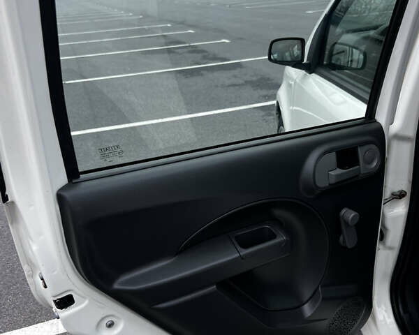 Білий Фіат Панда, об'ємом двигуна 1.2 л та пробігом 124 тис. км за 3900 $, фото 14 на Automoto.ua