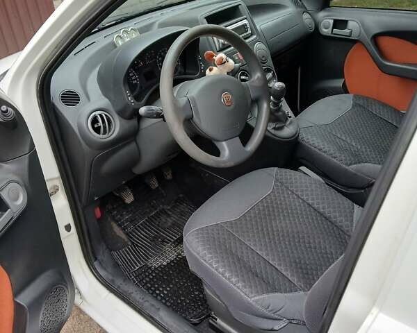 Белый Фиат Панда, объемом двигателя 1.2 л и пробегом 181 тыс. км за 3900 $, фото 2 на Automoto.ua