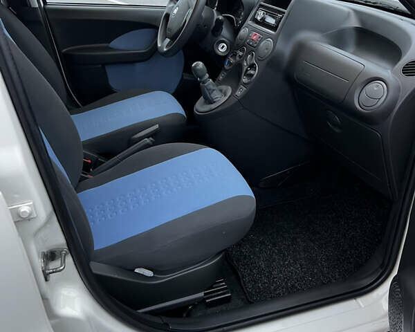 Білий Фіат Панда, об'ємом двигуна 1.2 л та пробігом 124 тис. км за 3900 $, фото 47 на Automoto.ua