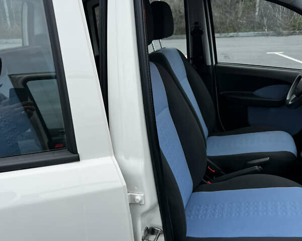 Білий Фіат Панда, об'ємом двигуна 1.2 л та пробігом 124 тис. км за 3900 $, фото 46 на Automoto.ua