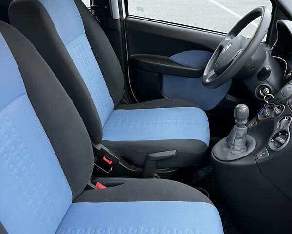 Білий Фіат Панда, об'ємом двигуна 1.2 л та пробігом 124 тис. км за 3900 $, фото 21 на Automoto.ua