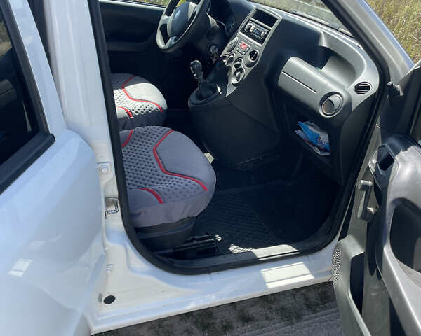 Белый Фиат Панда, объемом двигателя 1.24 л и пробегом 216 тыс. км за 2800 $, фото 9 на Automoto.ua