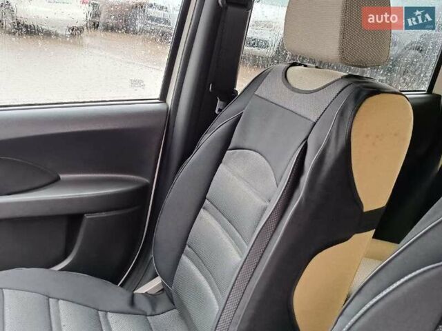 Фиат Панда 2011 в Львове на Automoto.ua Белый Фиат Панда, объемом двигателя 1.2 л и пробегом 184 тыс. км за 3500 $, фото 15 на Automoto.ua