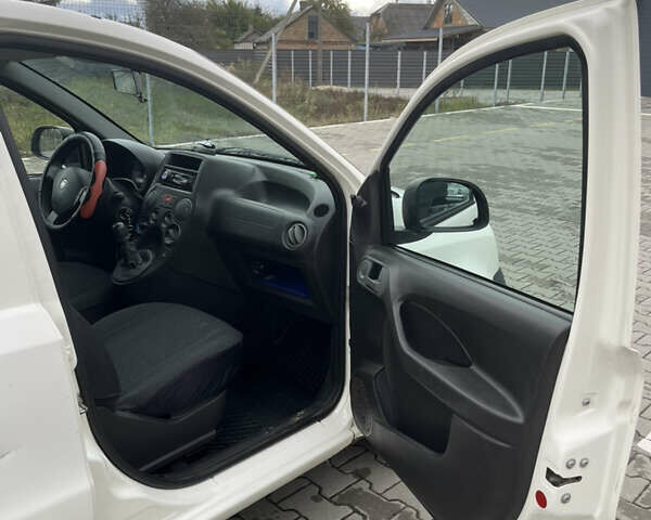 Белый Фиат Панда, объемом двигателя 1.2 л и пробегом 169 тыс. км за 3100 $, фото 9 на Automoto.ua