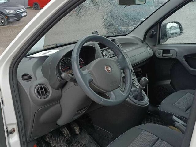 Белый Фиат Панда, объемом двигателя 1.2 л и пробегом 184 тыс. км за 3500 $, фото 11 на Automoto.ua