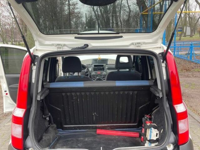 Белый Фиат Панда, объемом двигателя 1.2 л и пробегом 195 тыс. км за 2700 $, фото 12 на Automoto.ua