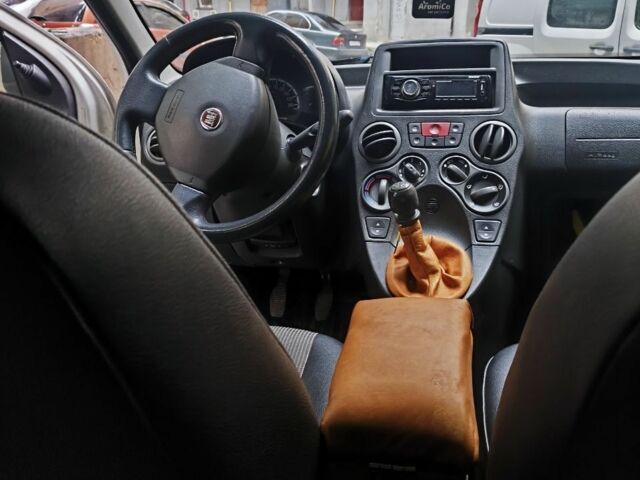 Белый Фиат Панда, объемом двигателя 1.2 л и пробегом 240 тыс. км за 3700 $, фото 3 на Automoto.ua