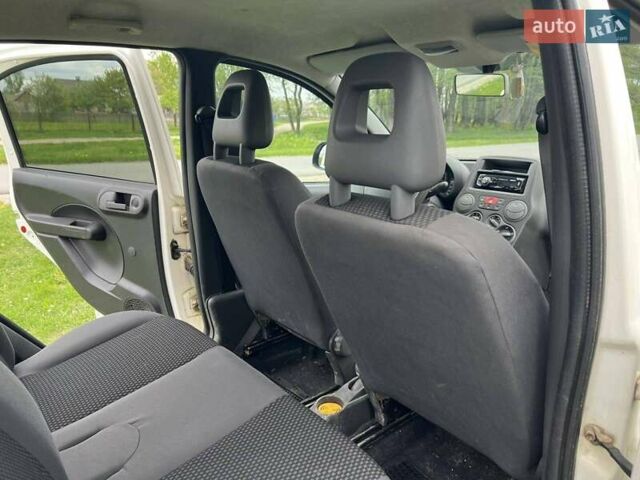 Белый Фиат Панда, объемом двигателя 1.24 л и пробегом 128 тыс. км за 3300 $, фото 3 на Automoto.ua
