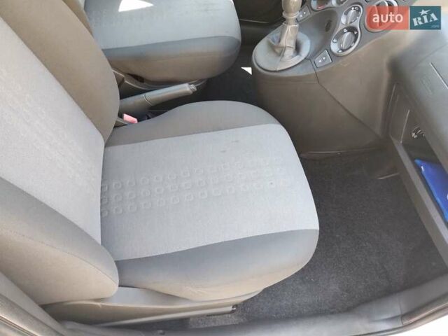 Білий Фіат Панда, об'ємом двигуна 1.24 л та пробігом 105 тис. км за 3800 $, фото 17 на Automoto.ua