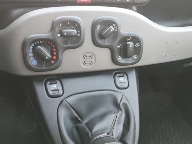 Белый Фиат Панда, объемом двигателя 0.9 л и пробегом 156 тыс. км за 3750 $, фото 6 на Automoto.ua