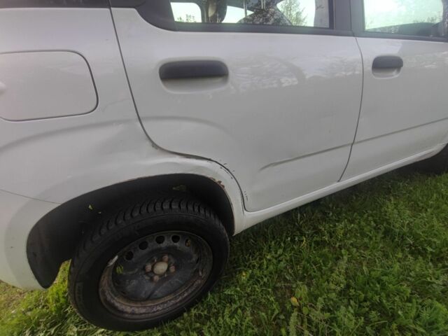 Белый Фиат Панда, объемом двигателя 0.9 л и пробегом 156 тыс. км за 3750 $, фото 12 на Automoto.ua