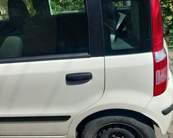 Білий Фіат Панда, об'ємом двигуна 1.24 л та пробігом 105 тис. км за 3800 $, фото 8 на Automoto.ua