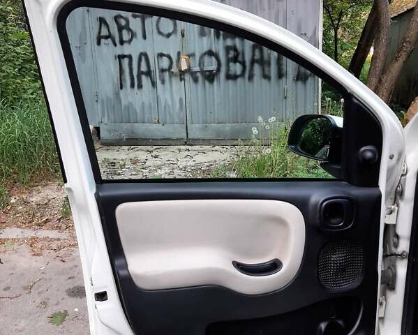 Білий Фіат Панда, об'ємом двигуна 0.9 л та пробігом 165 тис. км за 5200 $, фото 17 на Automoto.ua
