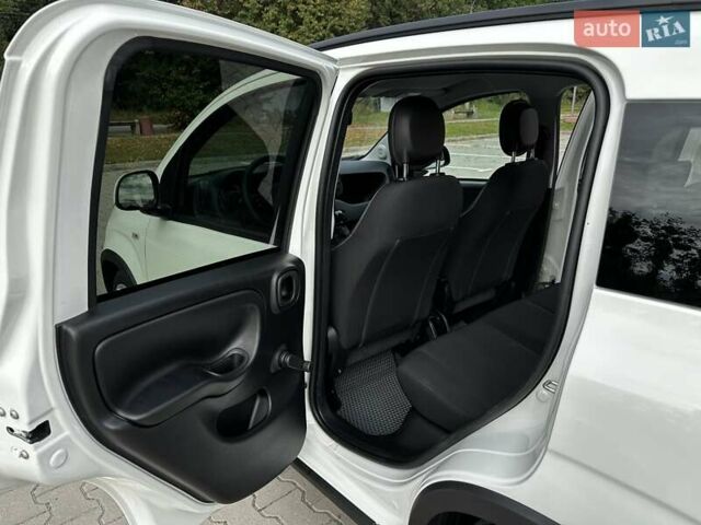 Белый Фиат Панда, объемом двигателя 1 л и пробегом 2 тыс. км за 13800 $, фото 19 на Automoto.ua