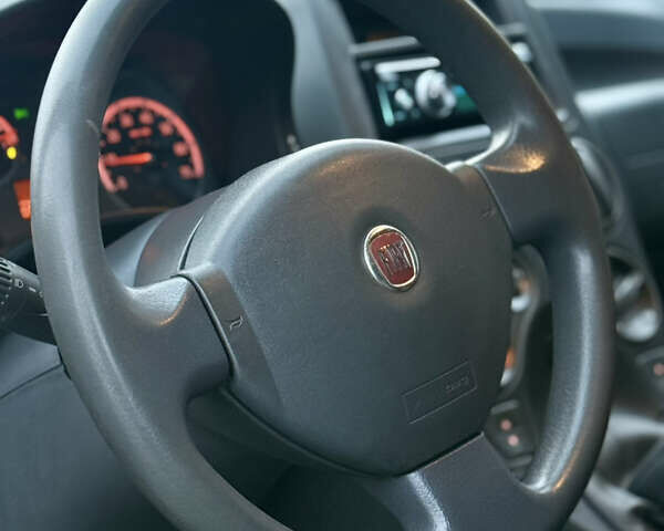 Черный Фиат Панда, объемом двигателя 1.24 л и пробегом 206 тыс. км за 3650 $, фото 10 на Automoto.ua