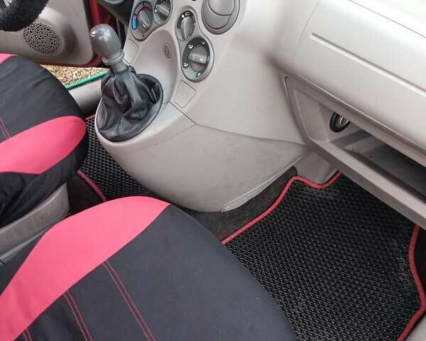 Красный Фиат Панда, объемом двигателя 1 л и пробегом 300 тыс. км за 2800 $, фото 7 на Automoto.ua