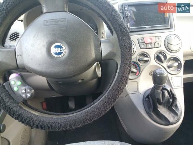 Красный Фиат Панда, объемом двигателя 1 л и пробегом 300 тыс. км за 2800 $, фото 5 на Automoto.ua