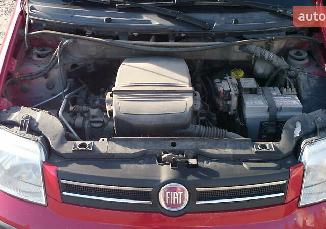Красный Фиат Панда, объемом двигателя 1.24 л и пробегом 112 тыс. км за 4500 $, фото 11 на Automoto.ua