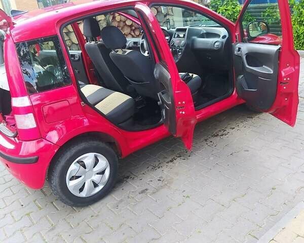 Красный Фиат Панда, объемом двигателя 1.2 л и пробегом 140 тыс. км за 3400 $, фото 3 на Automoto.ua