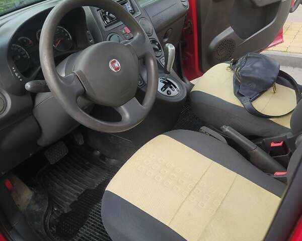 Красный Фиат Панда, объемом двигателя 1.2 л и пробегом 140 тыс. км за 3400 $, фото 1 на Automoto.ua