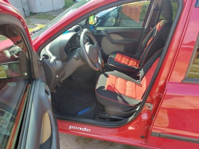 Фиат Панда 2009 в Кременчуге на Automoto.ua Красный Фиат Панда, объемом двигателя 1.2 л и пробегом 58 тыс. км за 3800 $, фото 3 на Automoto.ua