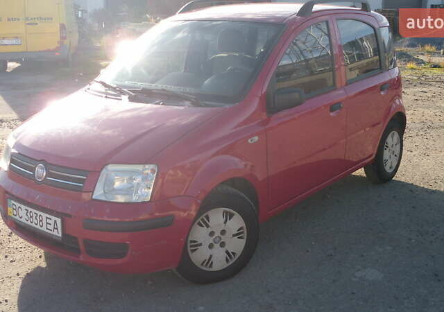 Красный Фиат Панда, объемом двигателя 1.24 л и пробегом 112 тыс. км за 4500 $, фото 2 на Automoto.ua