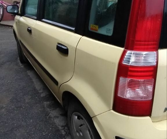 Желтый Фиат Панда, объемом двигателя 1.1 л и пробегом 160 тыс. км за 2400 $, фото 7 на Automoto.ua