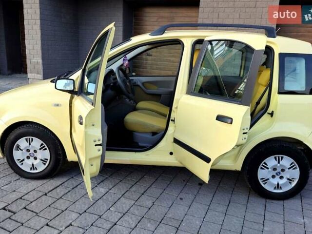 Желтый Фиат Панда, объемом двигателя 1.24 л и пробегом 147 тыс. км за 3750 $, фото 14 на Automoto.ua