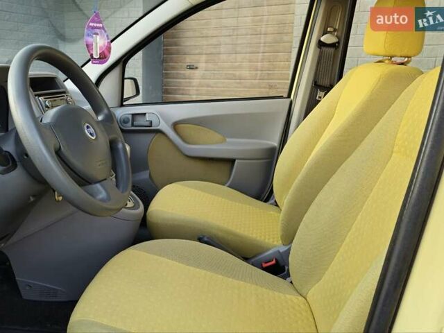 Желтый Фиат Панда, объемом двигателя 1.24 л и пробегом 147 тыс. км за 3750 $, фото 34 на Automoto.ua