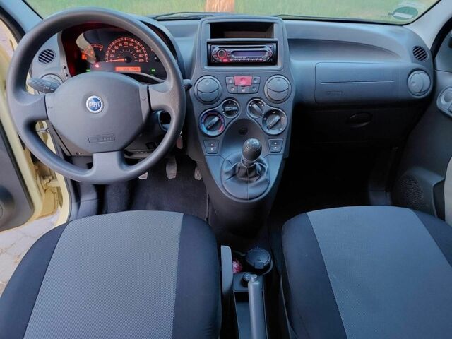 Желтый Фиат Панда, объемом двигателя 1.2 л и пробегом 308 тыс. км за 3855 $, фото 19 на Automoto.ua