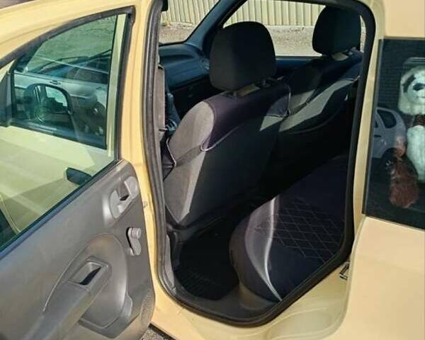 Жовтий Фіат Панда, об'ємом двигуна 1.2 л та пробігом 123 тис. км за 4200 $, фото 3 на Automoto.ua