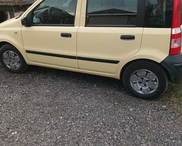 Жовтий Фіат Панда, об'ємом двигуна 1.1 л та пробігом 197 тис. км за 3700 $, фото 1 на Automoto.ua