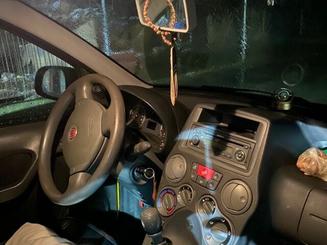 Желтый Фиат Панда, объемом двигателя 1.2 л и пробегом 121 тыс. км за 3500 $, фото 4 на Automoto.ua