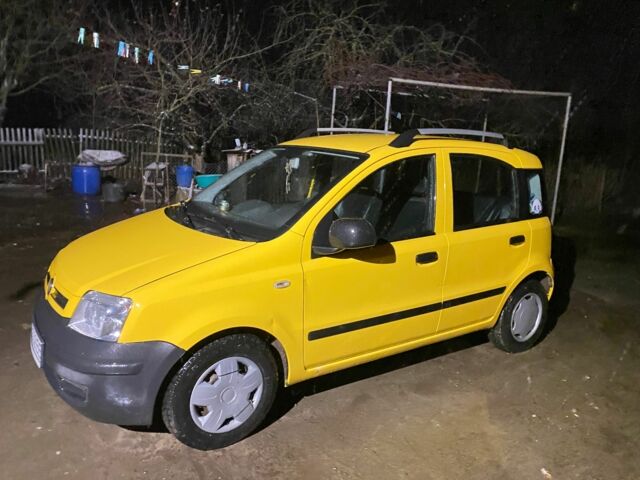 Желтый Фиат Панда, объемом двигателя 1.2 л и пробегом 121 тыс. км за 3500 $, фото 1 на Automoto.ua