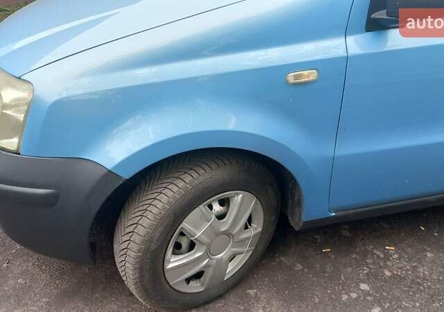 Синий Фиат Панда, объемом двигателя 1.11 л и пробегом 164 тыс. км за 2999 $, фото 14 на Automoto.ua