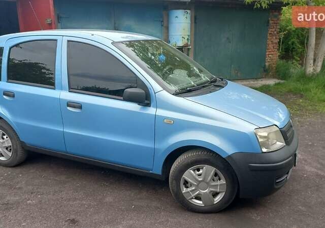 Синий Фиат Панда, объемом двигателя 1.11 л и пробегом 164 тыс. км за 2999 $, фото 1 на Automoto.ua