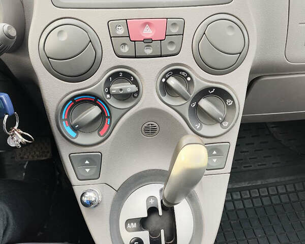 Синій Фіат Панда, об'ємом двигуна 1.24 л та пробігом 189 тис. км за 3600 $, фото 13 на Automoto.ua