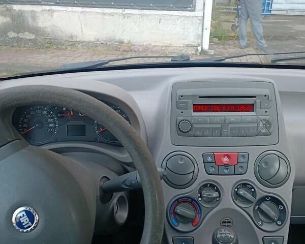 Синий Фиат Панда, объемом двигателя 1.2 л и пробегом 265 тыс. км за 1800 $, фото 4 на Automoto.ua