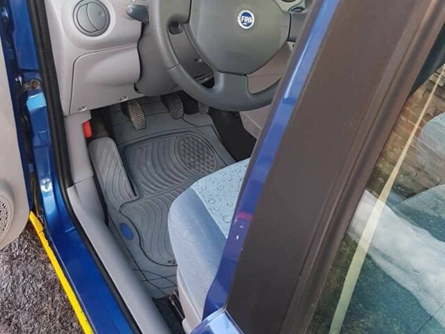 Синій Фіат Панда, об'ємом двигуна 1.1 л та пробігом 153 тис. км за 3850 $, фото 10 на Automoto.ua
