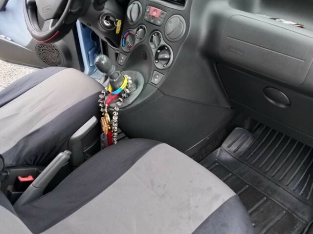 Синий Фиат Панда, объемом двигателя 1.2 л и пробегом 200 тыс. км за 4956 $, фото 2 на Automoto.ua