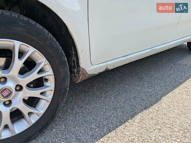 Білий Фіат Пунто Ево, об'ємом двигуна 1.2 л та пробігом 328 тис. км за 4100 $, фото 8 на Automoto.ua