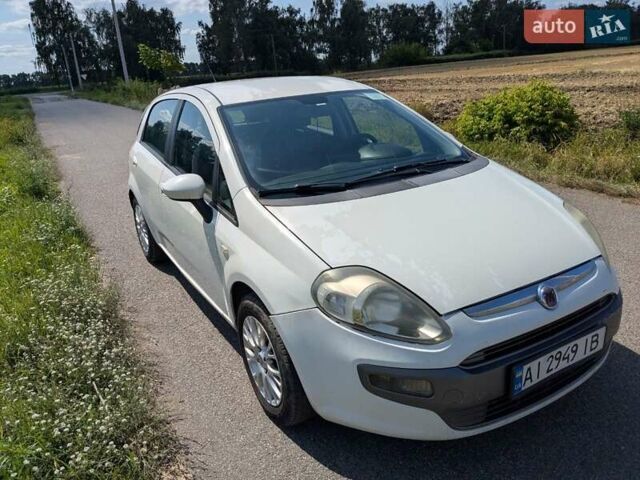 Білий Фіат Пунто Ево, об'ємом двигуна 1.2 л та пробігом 328 тис. км за 4100 $, фото 11 на Automoto.ua